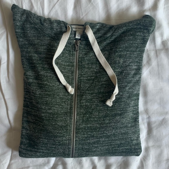 *SOLD* American Eagle lightweight zip crop hoodie - Picture 5 of 5